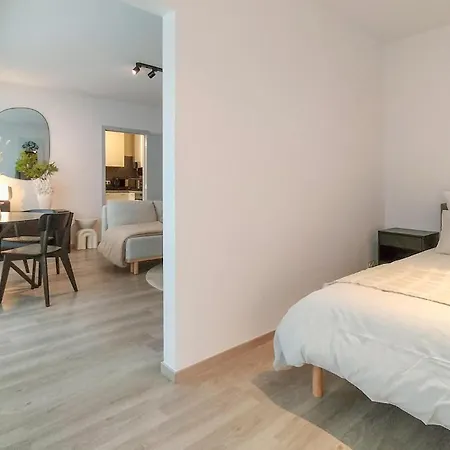 2 Bedroom In * Ostend