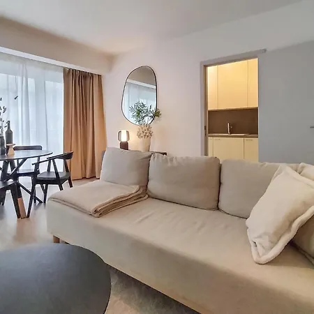Apartment 2 Bedroom In *